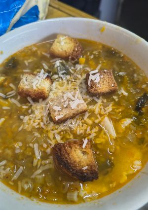 Una foto de Sopa de Verduras Deliciosa 🍜