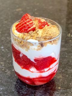 A picture of Strawberry & lemon mascarpone mousse.
