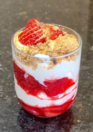 A picture of Strawberry & lemon mascarpone mousse.