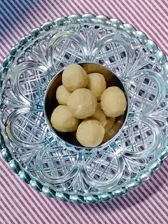 வேர்க்கடலை உருண்டை (Verkadalai urundai recipe in tamil) செய்முறை முக்கிய புகைப்படம்