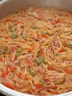 Una foto de Fideos ricos, sencillos y económicos
