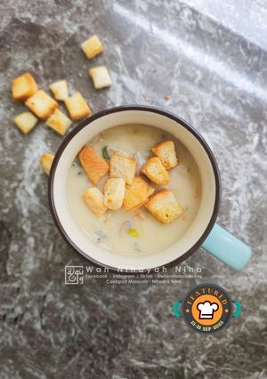 Gambar Cream of Chicken Soup with Croutons