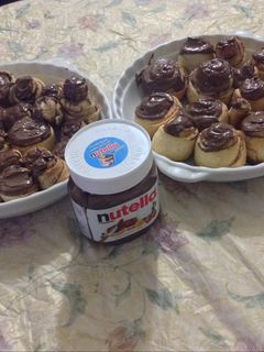 صورة لوصفة سينابون مع نوتيلا بطريقة اختي ام محمد الوردة البيضاء