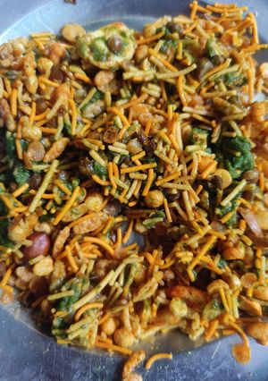 भेल पूड़ी (bhel poori recipe in Hindi) रेसिपी मुख्य फोटो