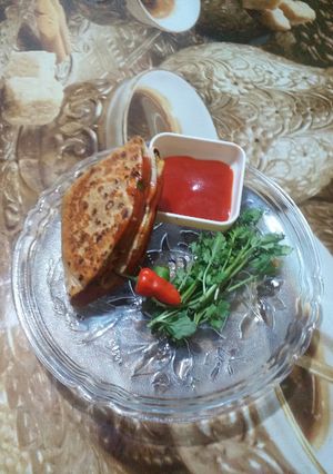 A picture of Roti ka samosa.