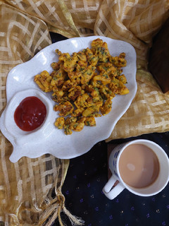फूलगोभी के पकौड़े (Phulgobhi ke pakode recipe in Hindi) रेसिपी मुख्य फोटो