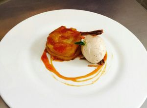 Una foto de tarta tatin