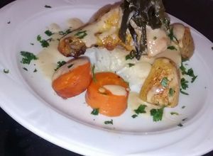 Una foto de pollo a la cerveza