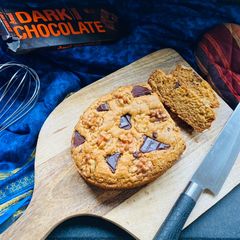 A picture of Cookies cake.