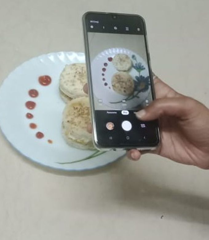 A picture of Idli burger.