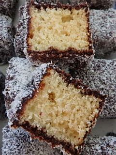 Mézes-kókuszos kocka recept fotója