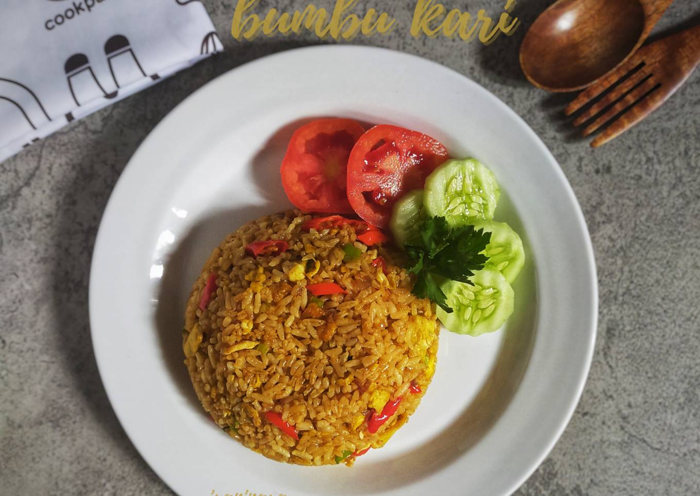Nasi goreng pedas dengan kari
