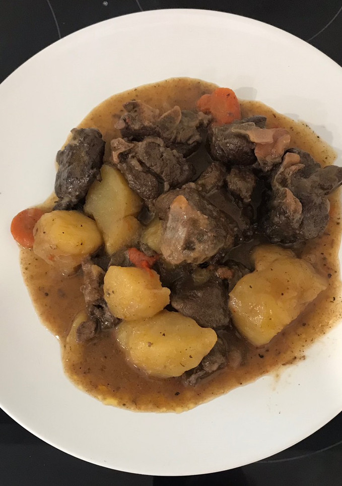 Una foto de Caldereta de cabra con patatas y mi toque personal