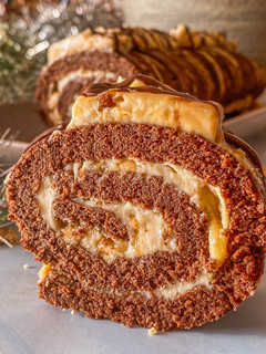 Una foto de Brazo de turrón y chocolate