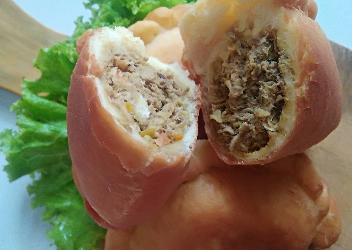 Panada khas manado isi tongkol pedas