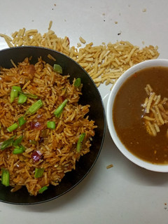 ફ્રાઇડ રાઈસ(Fried Rice Recipe in Gujarati) રેસીપી મુખ્ય ફોટો