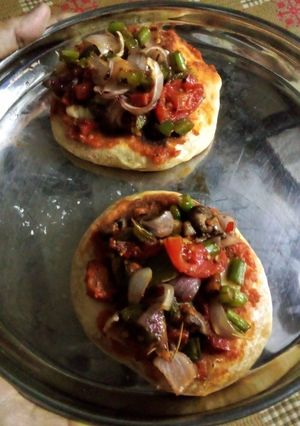 ভেজিটেবল পিজ্জা (vegetable pizza recipe in Bengali) রেসিপির প্রধান ছবি