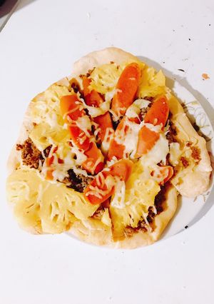 Hình của món Pizza bò dứa xúc xích.