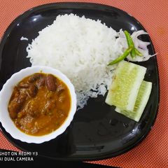 A picture of Rajma chawal.