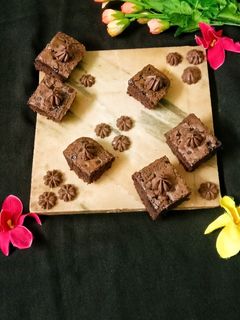 চকোলেট ব্রাউনি(Chokolate brownie recipe in bengali) রেসিপির প্রধান ছবি
