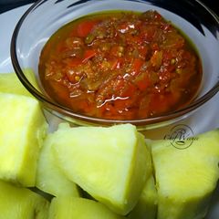 A picture of Sweet & Spicy Tomato/pepper sauce.
