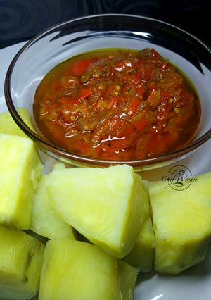 A picture of Sweet & Spicy Tomato/pepper sauce.