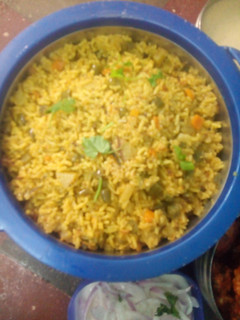 வெஜ் புலாவ் (Veg pulao recipe in tamil) செய்முறை முக்கிய புகைப்படம்