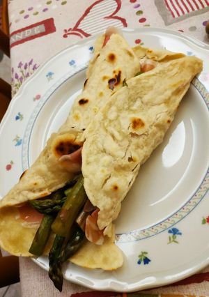 Foto di Piadina agli asparagi