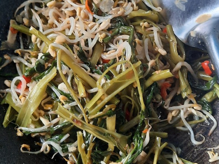 Bagaimana Menyiapkan Tumis kangtau (kangkung, tauge), Sempurna