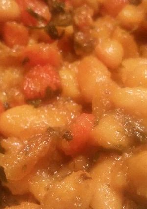 A picture of Cannelini & Caramelized Carrots .
