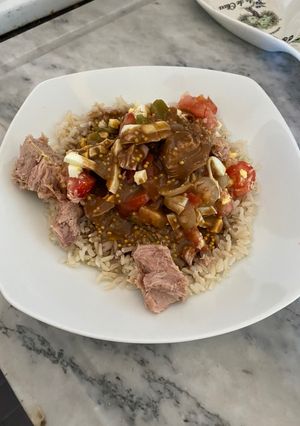 Una foto de Arroz con atún (frío)