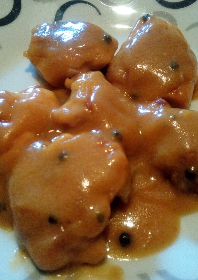 Una foto de Muslo de pollo en salsa de pimienta verde