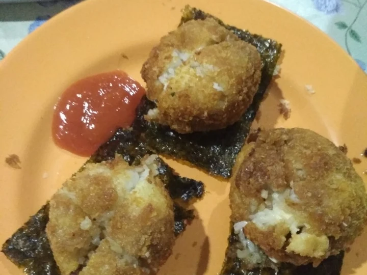 Langkah Gampang Membikin Resep  Yaki Onigiri (Onigiri Goreng) yang Bisa Manjain Lidah, Sempurna