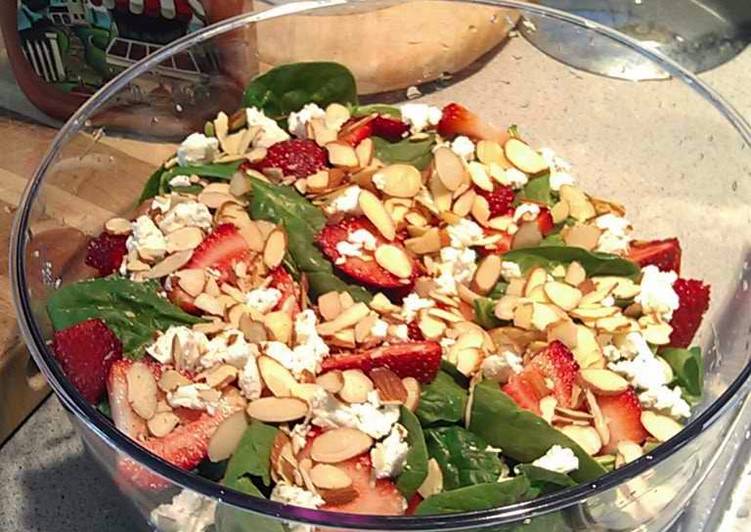 Recipe of Favorite Sarah&#39;s Sexy Summer Spinach &amp;  Strawberry Salad