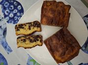 Una foto di plumcake gocce di cioccolato
