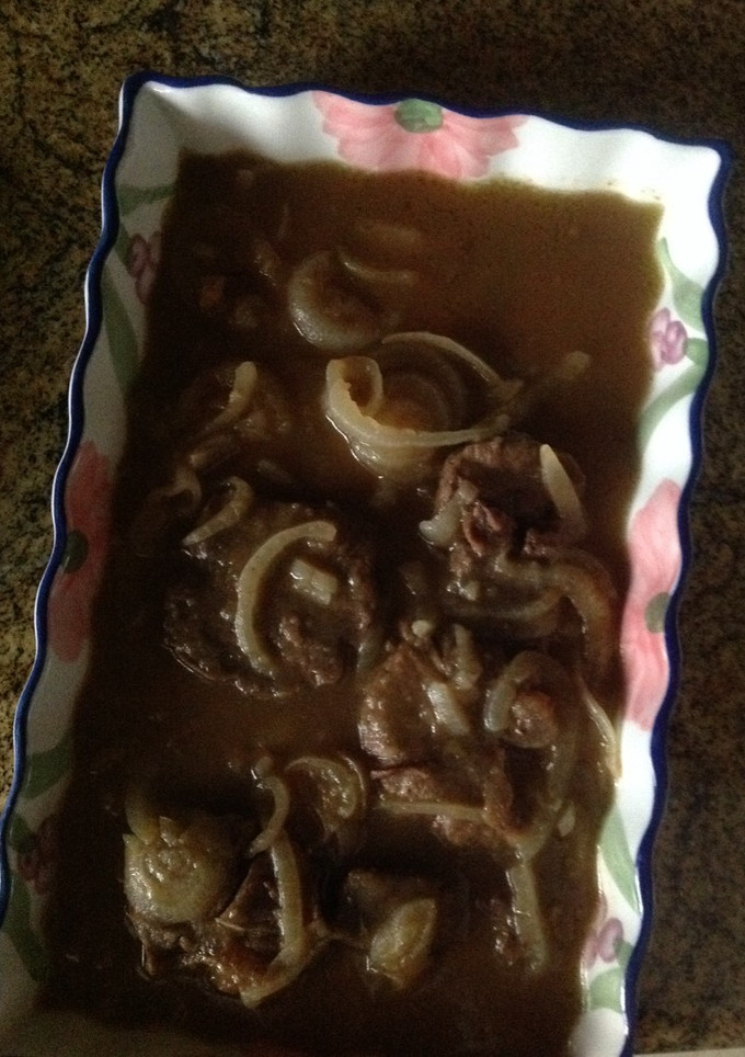 Una foto de Solomillo de res en salsa de papas