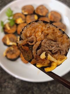 Hình của món Kimbap kim chi.