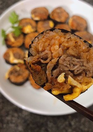 Hình của món Kimbap kim chi.