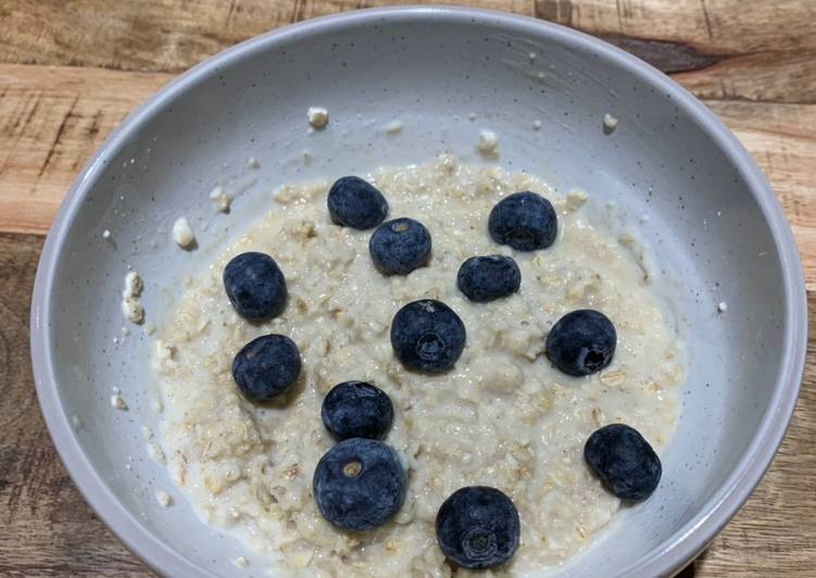 Recipe of Quick Maple syrup and blueberry porridge