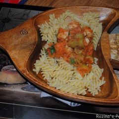 A picture of Sweet chilli and tomatoes pasta.