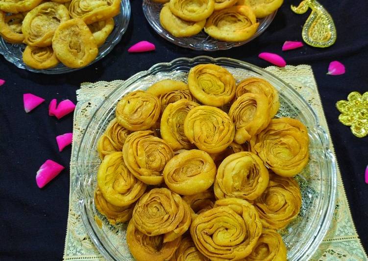 Recipe of Blends Khajja Puri, Verki Puri, layered Farsi Puri
