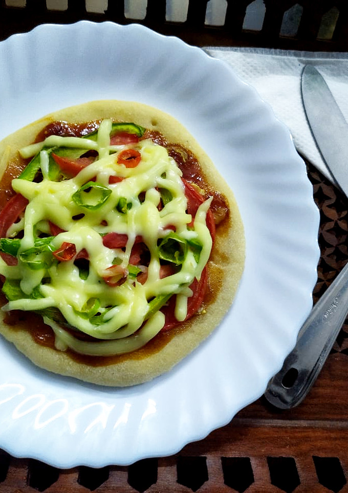 A picture of Instant pizza.