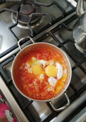 عکسی از دستور چالش اینم املت پسر پز برای مامانش