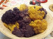 Una foto de coliflor morada al vapor