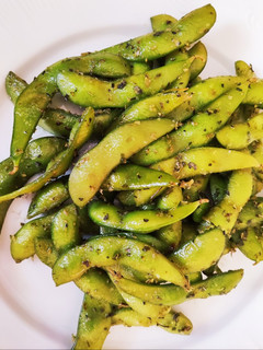 Una foto de Edamame con orégano 😋