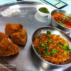 A picture of Dal bafla.