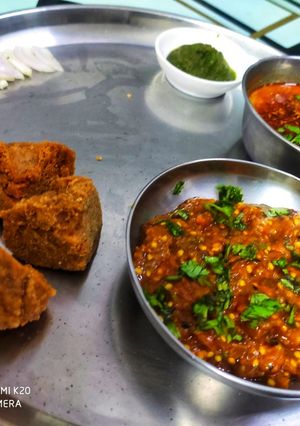 A picture of Dal bafla.