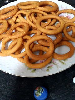 বেসনের রিং চিপচ(besoner ring chips recipe in Bengali) রেসিপির প্রধান ছবি