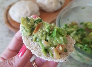 Una foto de Guacamole - Ideal para Picada Saludable