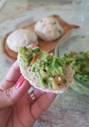 Una foto de Guacamole - Ideal para Picada Saludable